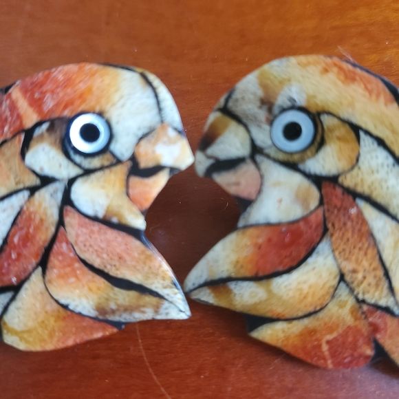 VINTAGE PARROT 🦜 COCKATIEL 🦜 COCKATOO EARRINGS - Picture 2 of 4